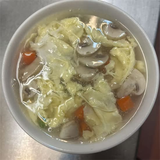 Chicken Egg Drop Soup (L) 鸡蛋花汤 (L)